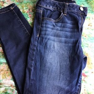 American Eagle Jegging sz 8 ❤️